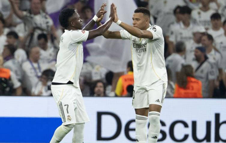 【西甲最新战报】姆巴佩和维尼修斯各入2球，皇马超越巴萨登顶积分榜