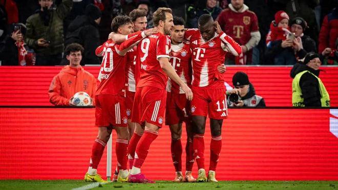 逆转!拒绝爆冷!德甲冠军上演绝杀,赛季不败继续高居榜首